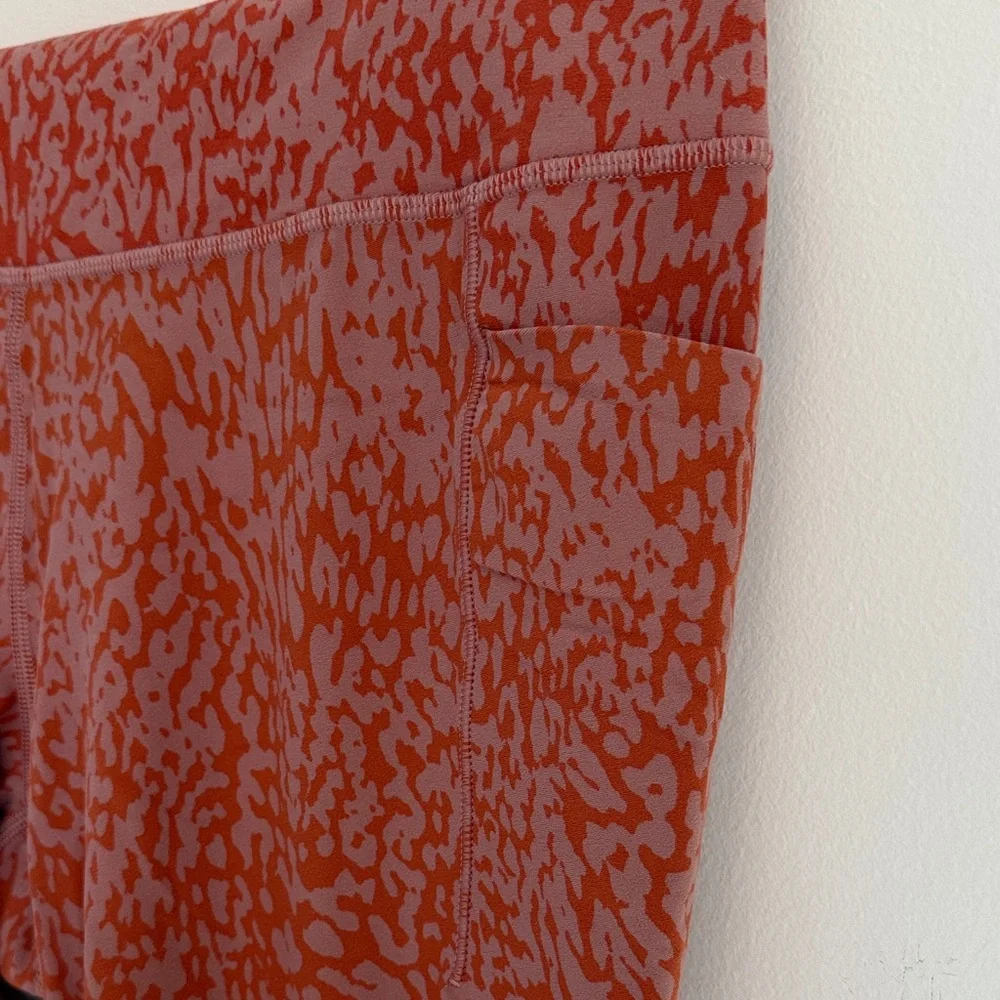 Athleta Salutation Stash Pocket 7/8 Tight - Picture 4 of 8